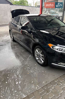Седан Ford Fusion 2017 в 