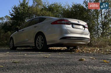 Седан Ford Fusion 2017 в 