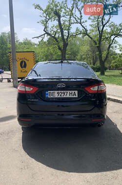 Седан Ford Fusion 2015 в 