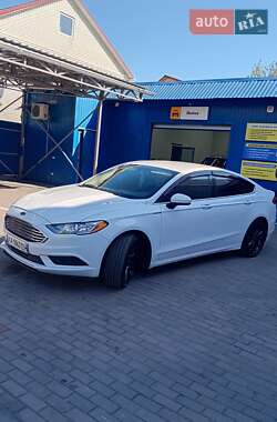 Седан Ford Fusion 2017 в 