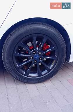 Седан Ford Fusion 2017 в 