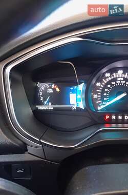 Седан Ford Fusion 2017 в 