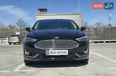 Седан Ford Fusion 2020 в 