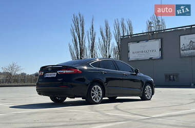 Седан Ford Fusion 2020 в 