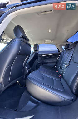 Седан Ford Fusion 2020 в 