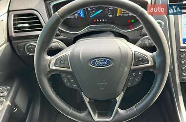 Седан Ford Fusion 2018 в 
