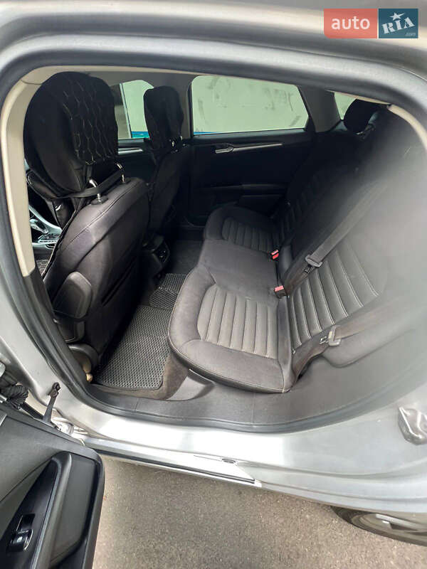 Седан Ford Fusion 2013 в Одесі