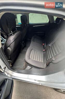 Седан Ford Fusion 2013 в 