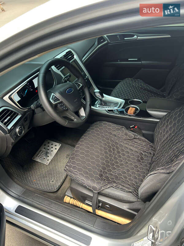 Седан Ford Fusion 2013 в Одесі