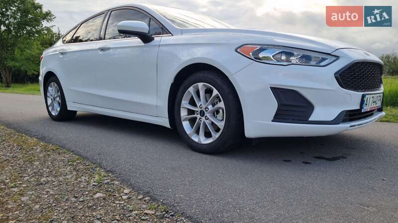 Седан Ford Fusion 2019 в Києві