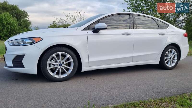 Седан Ford Fusion 2019 в Києві