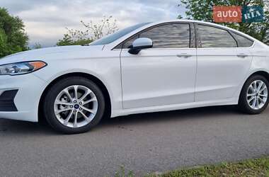 Седан Ford Fusion 2019 в 