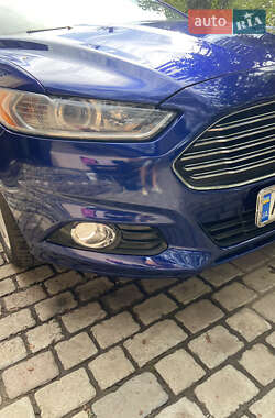 Седан Ford Fusion 2015 в 