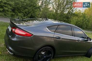 Седан Ford Fusion 2015 в 