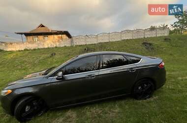 Седан Ford Fusion 2015 в 