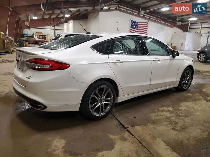 Седан Ford Fusion 2017 в Львове