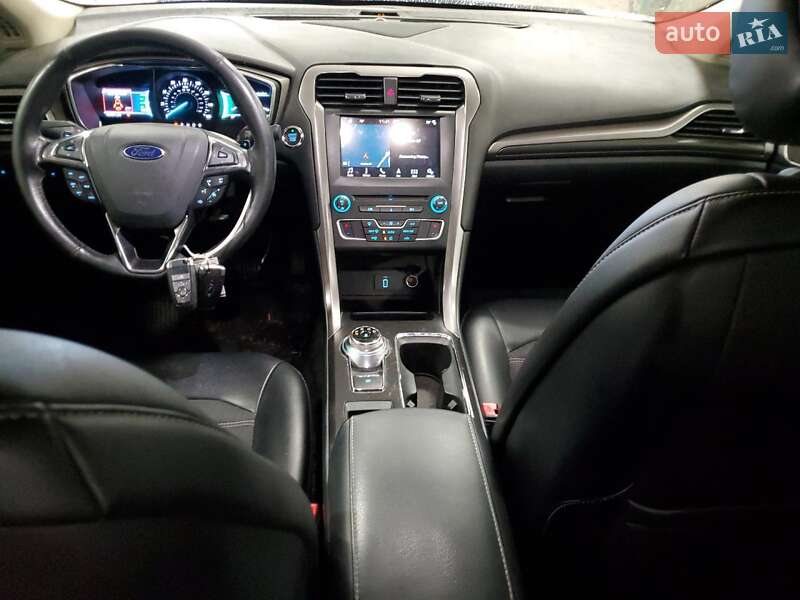 Седан Ford Fusion 2017 в Львове