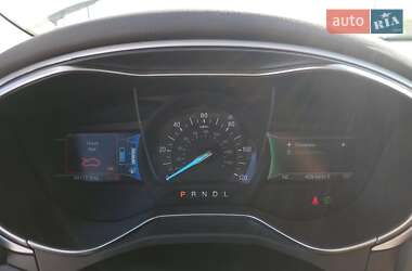 Седан Ford Fusion 2015 в 