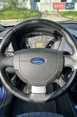 Хэтчбек Ford Fusion 2006 в 
