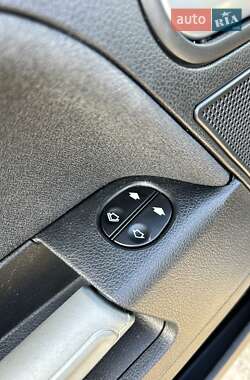 Хэтчбек Ford Fusion 2006 в 
