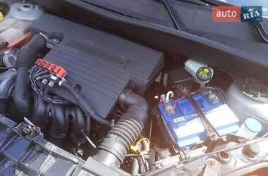 Хэтчбек Ford Fusion 2009 в 