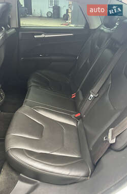 Седан Ford Fusion 2012 в 
