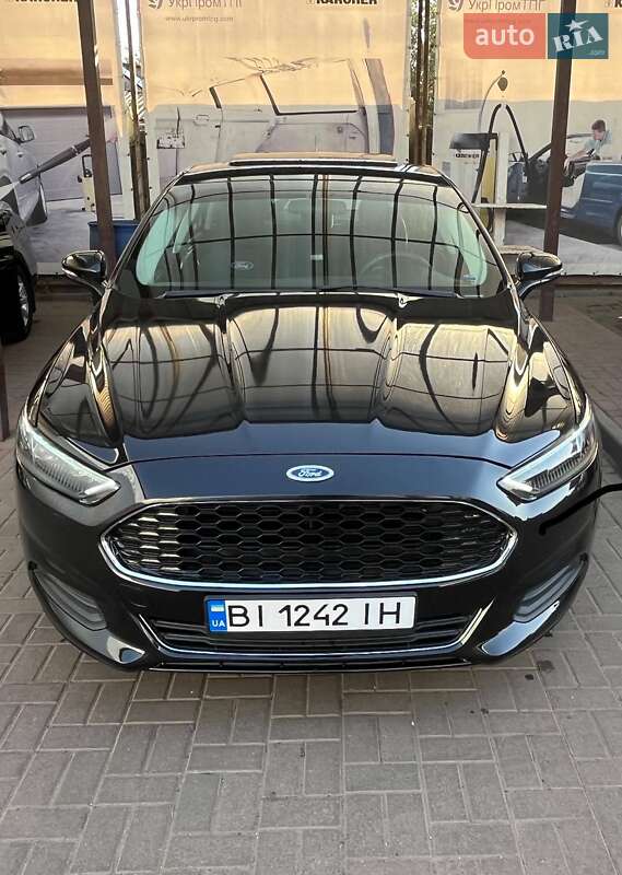Седан Ford Fusion 2013 в 