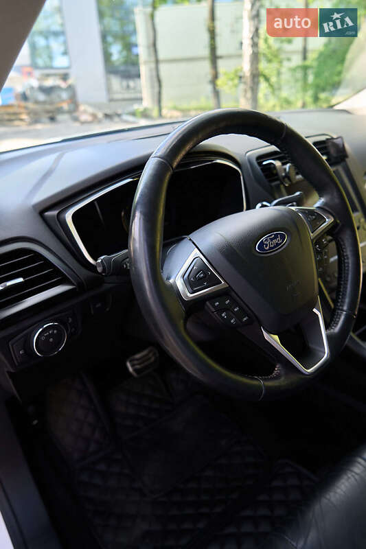 Седан Ford Fusion 2016 в Києві