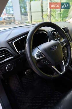 Седан Ford Fusion 2016 в 
