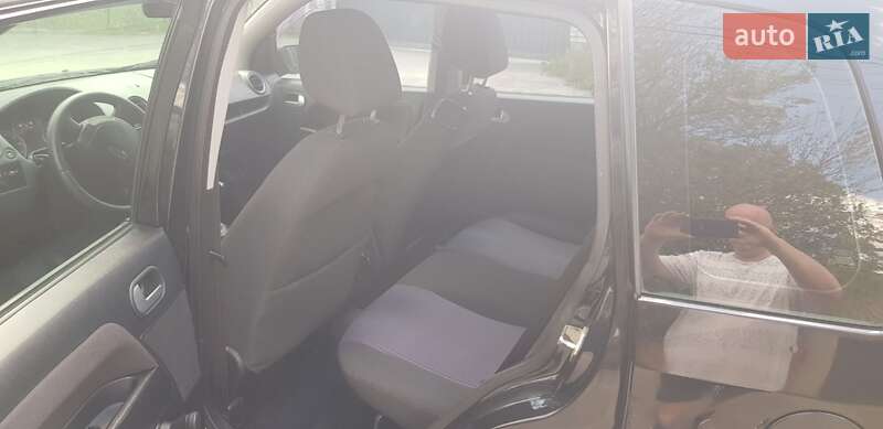 Хэтчбек Ford Fusion 2007 в 