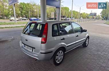 Хетчбек Ford Fusion 2003 в 