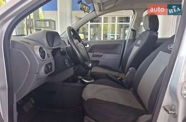 Хетчбек Ford Fusion 2003 в 