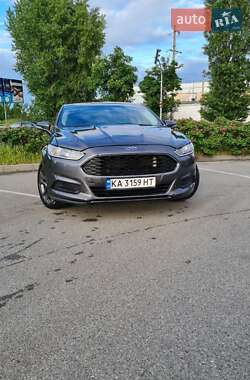 Седан Ford Fusion 2015 в 