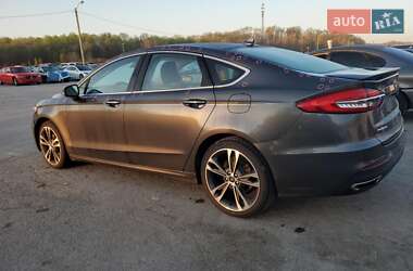 Седан Ford Fusion 2019 в 