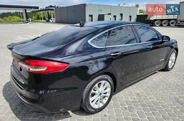 Седан Ford Fusion 2018 в 