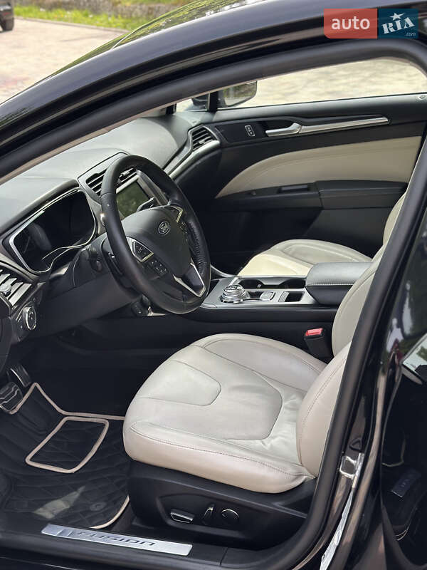 Седан Ford Fusion 2017 в Тернополі