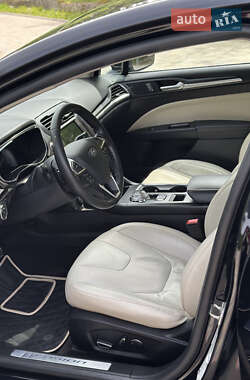 Седан Ford Fusion 2017 в 