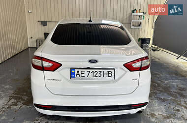 Седан Ford Fusion 2013 в 