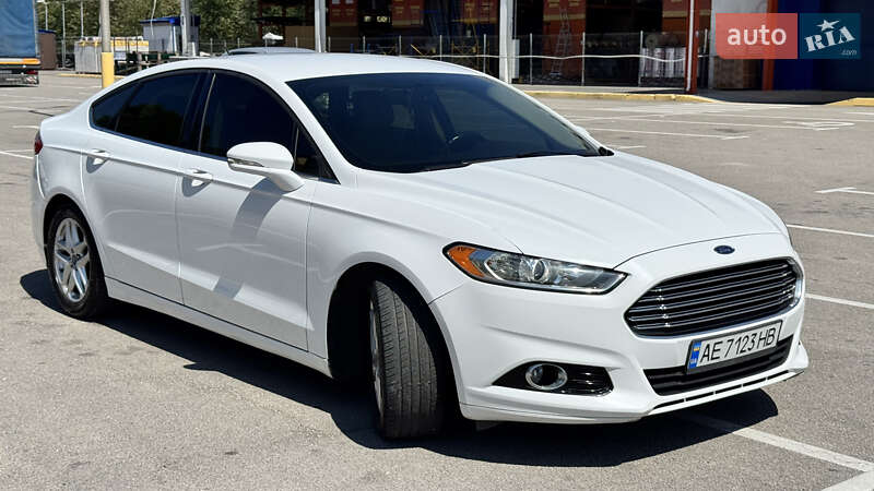 Седан Ford Fusion 2013 в Кам'янському