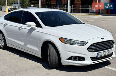 Седан Ford Fusion 2013 в 