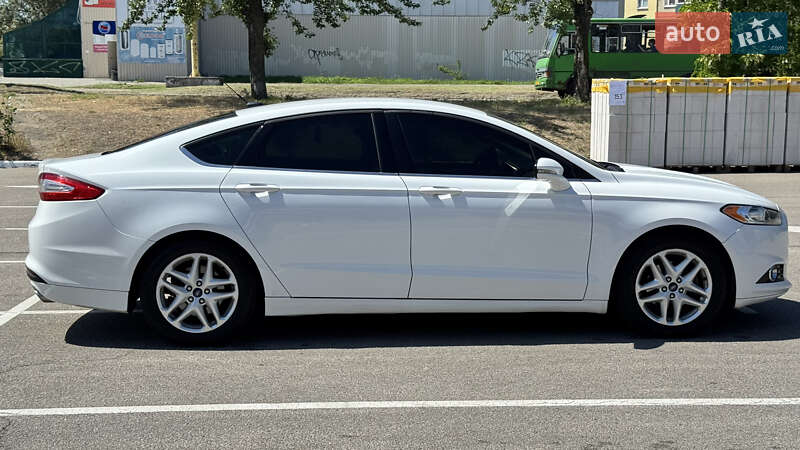 Седан Ford Fusion 2013 в Кам'янському