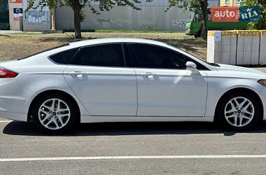 Седан Ford Fusion 2013 в 