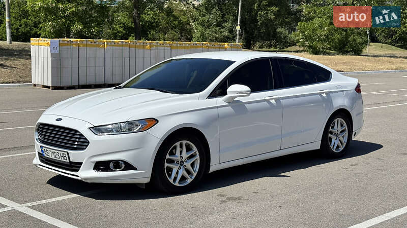 Седан Ford Fusion 2013 в Кам'янському