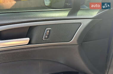 Седан Ford Fusion 2015 в 