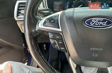 Седан Ford Fusion 2015 в 