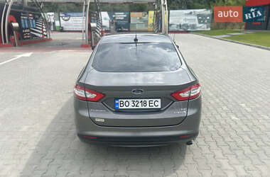Седан Ford Fusion 2013 в 