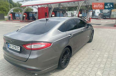 Седан Ford Fusion 2013 в 