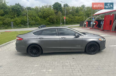 Седан Ford Fusion 2013 в 