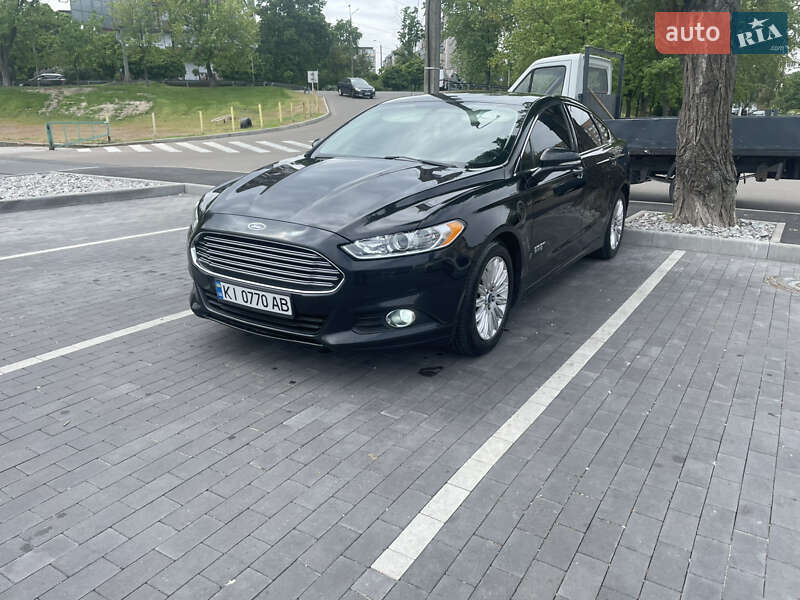 Седан Ford Fusion 2015 в Украинке