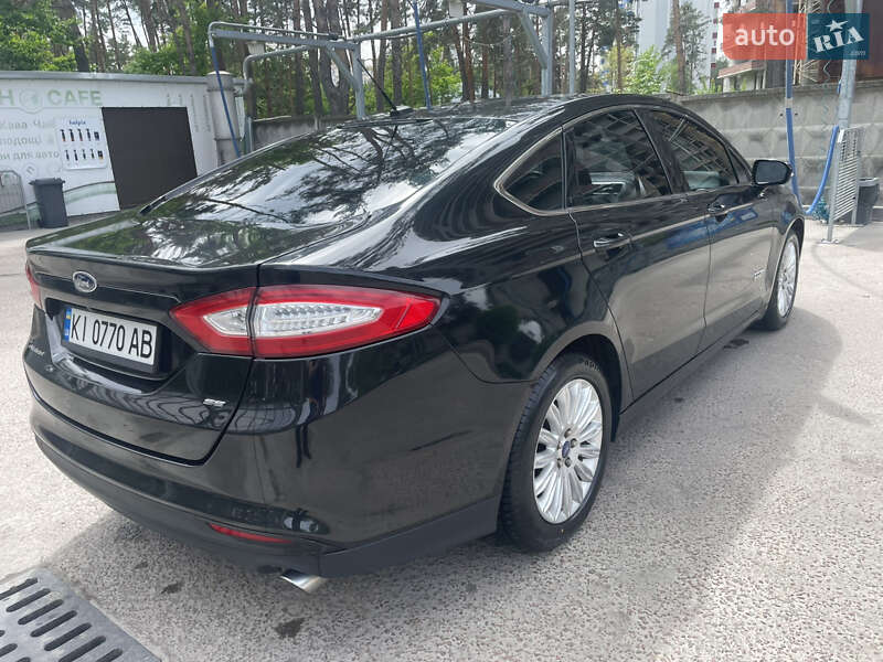 Седан Ford Fusion 2015 в Украинке